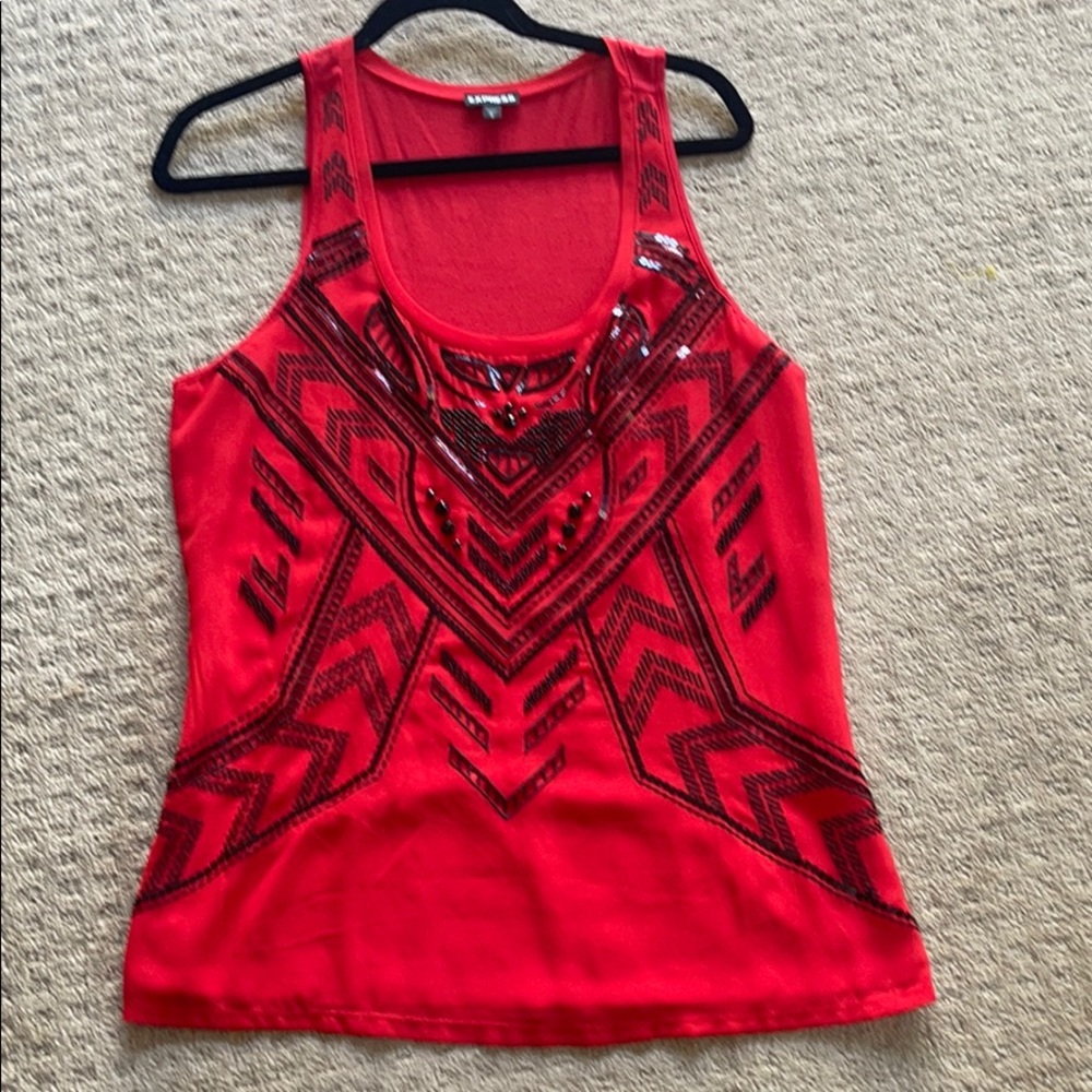 detail sequence/ stones top